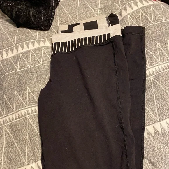 Lululemon Groove Pants - Picture 1 of 1